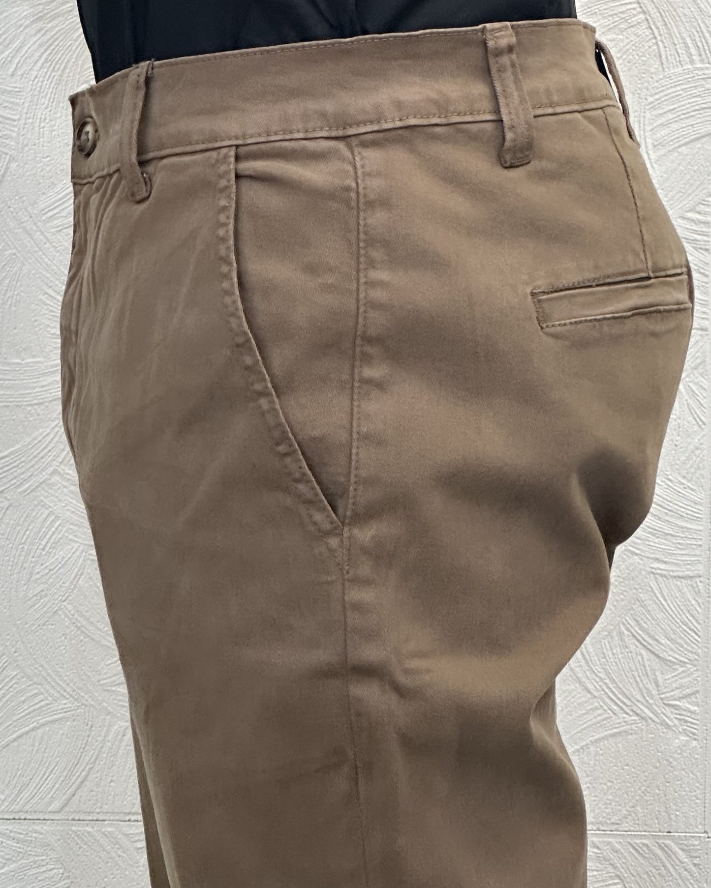 PANTALONE GABARDINE " UGP 3751" BEIGE