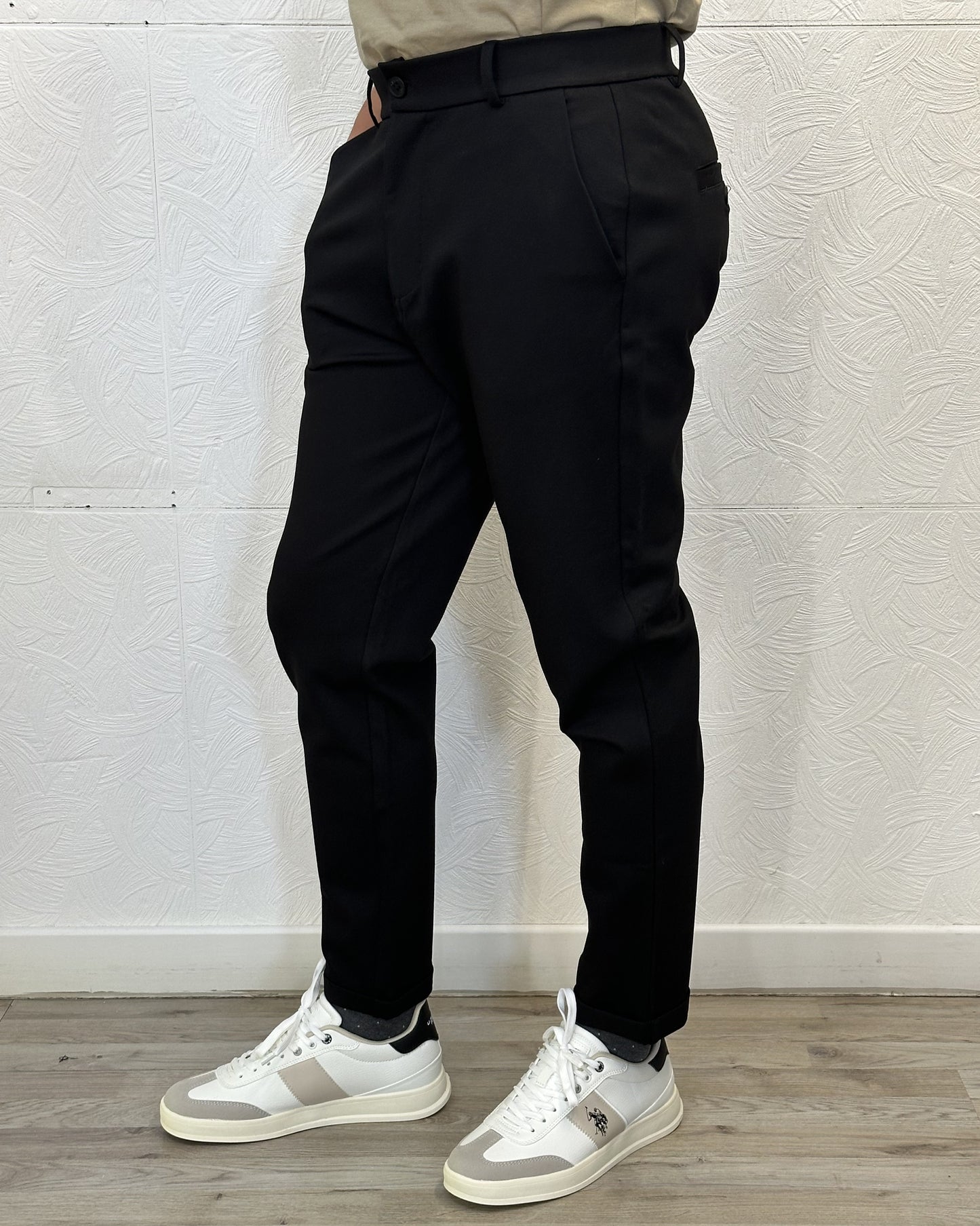 PANTALONE CAPRI " UGF 3757" NERO