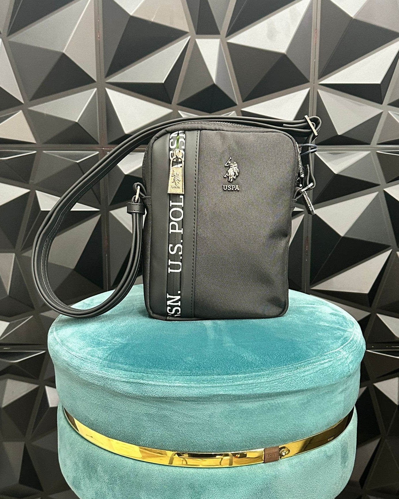 TRACOLLA OLIVER 6263M BLACK